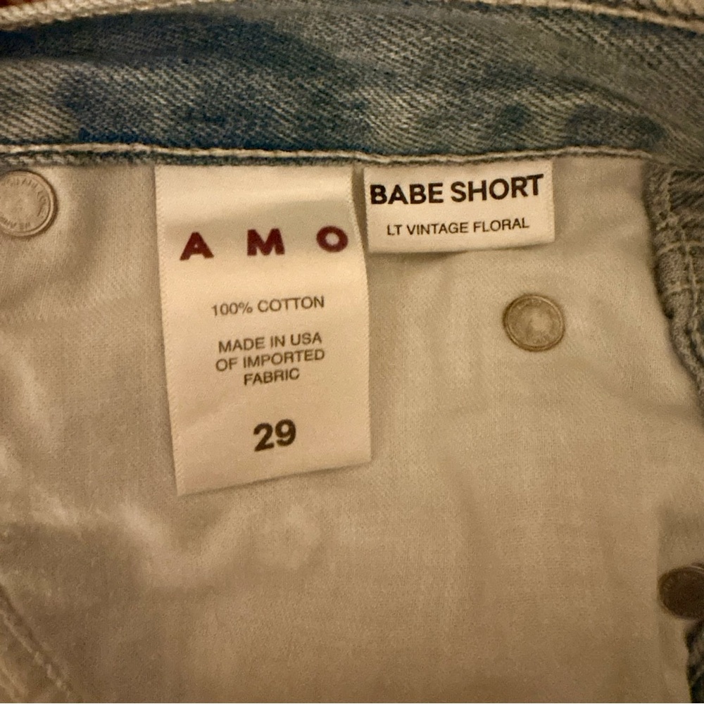 AMO Babe Denim Shorts Size 29 33”Waist Light Wash Floral Embroidered Raw Hem - Picture 6 of 7